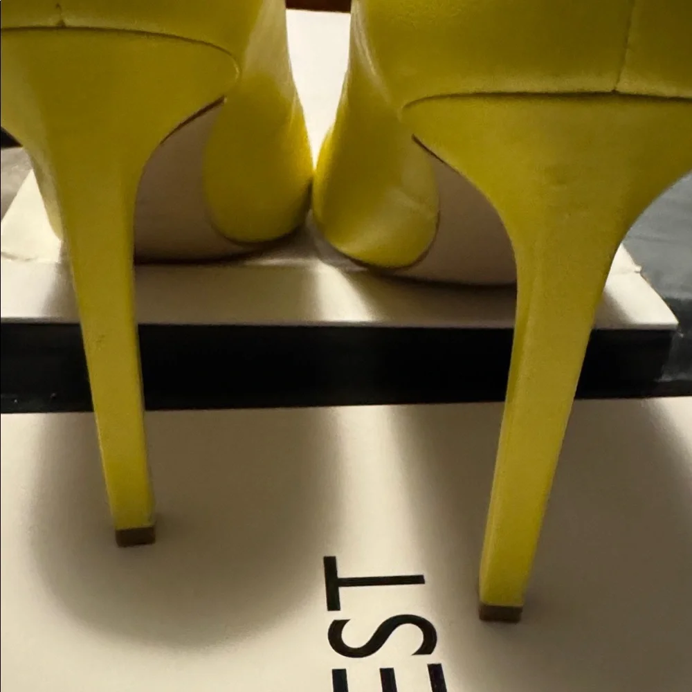 Nine West “Tatiana” Pointy Toe Pumps - Picture 6 of 8